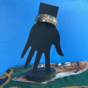 Goldtone Bangle Bracelet Filigree Pattern Vintage Style Fashion Jewelry